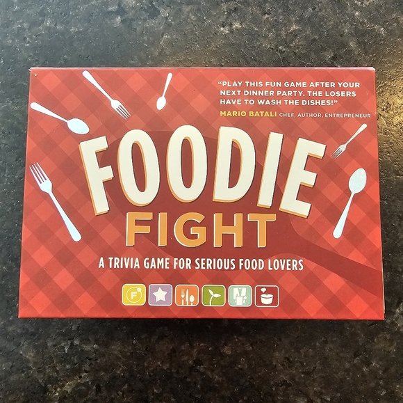 "Foodie Fight" food themed trivia game - Picture 1 of 14